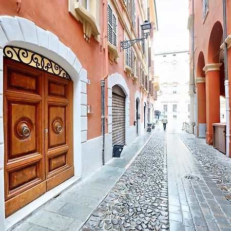 Loggia Dei Lovoleti Suite Модена Экстерьер фото