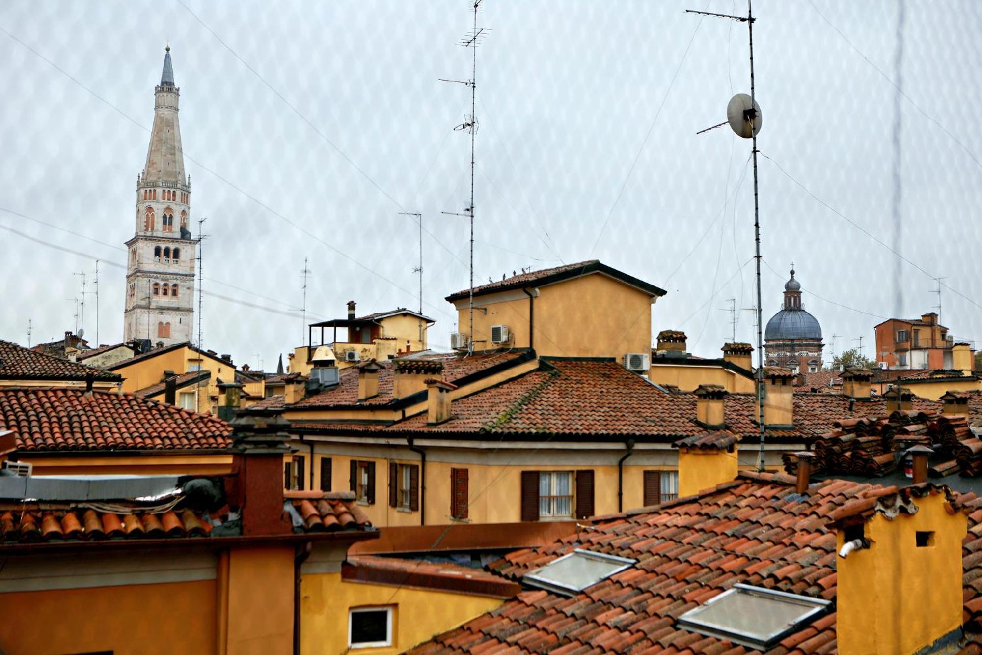 Loggia Dei Lovoleti Suite Модена Экстерьер фото